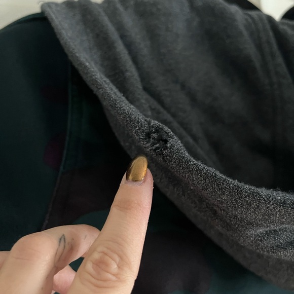 Women’s volcom camo snowboarding jacket - Picture 5 of 7